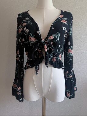American Eagle Outfitters Black Floral Boho Tie-Front Long Sleeve Top size M